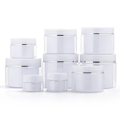 Wandgläser stellen Handhaar-Hautpflege-Lotions-Make-upplastikcremetiegel-Kosmetik gegenüber