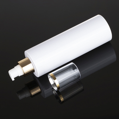 Des Raumhotels 500ml des behälters des weißen kosmetischen Haarnebelplastikalkohols Verpackenununterbrochene Sprühflasche der Spitze 250ml Gold
