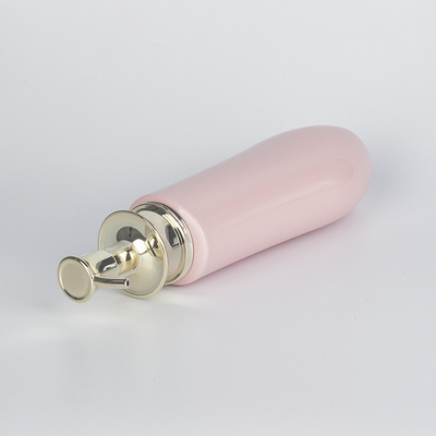 Luxus-populäre HAUSTIER 300ml 500ml 700ml fertigen die weiße Rosa-Einheit Logo Gold Pump Plastic Shampoo-Flasche besonders an