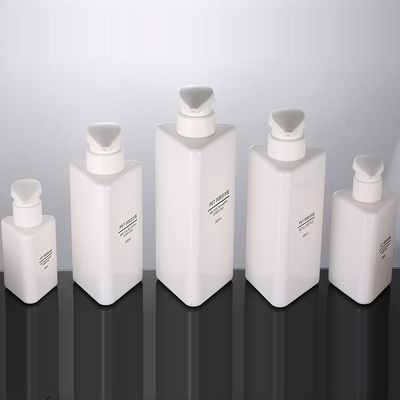 Großhandels-Dreieck-Form 100ml 200ml 300ml bereiten Shampoo-Flaschen Plastikder haustier-Lotions-Behälter-Schwarz-luftlose Pumpen-500ml auf